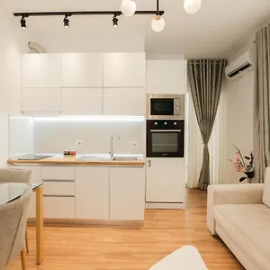 Miku Apartment-stunning At Taiwan Tirana